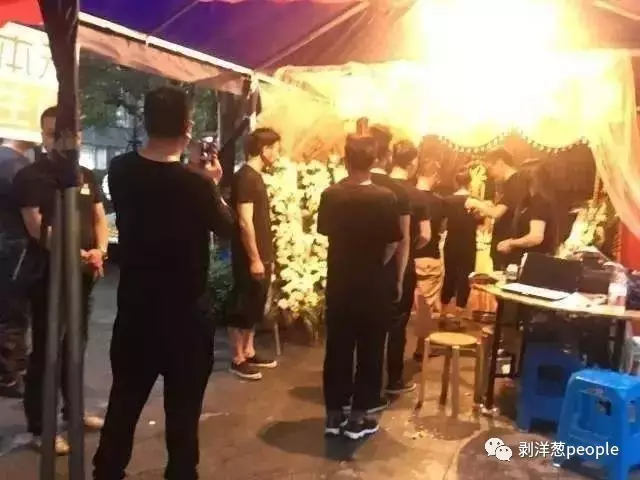 杭州纵火案受害人:相信政府会还妻儿一个公道