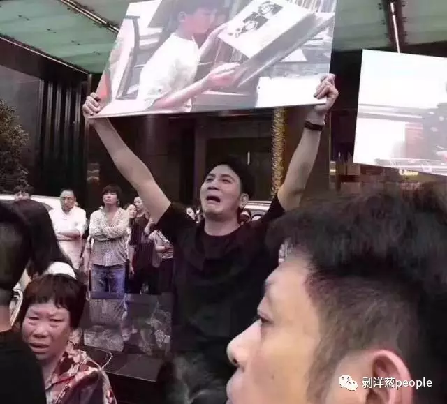 杭州纵火案受害人:相信政府会还妻儿一个公道